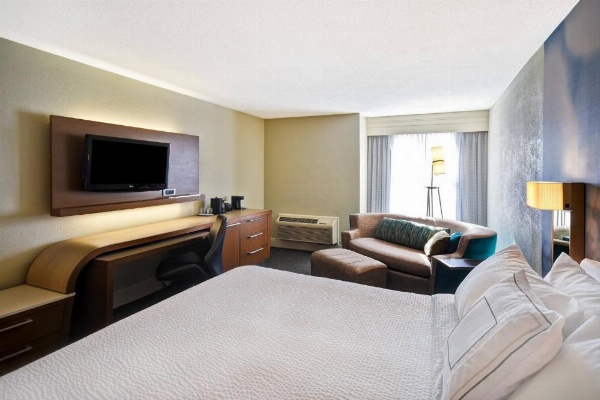 Courtyard by Marriott Cape Cod Hyannis image 8